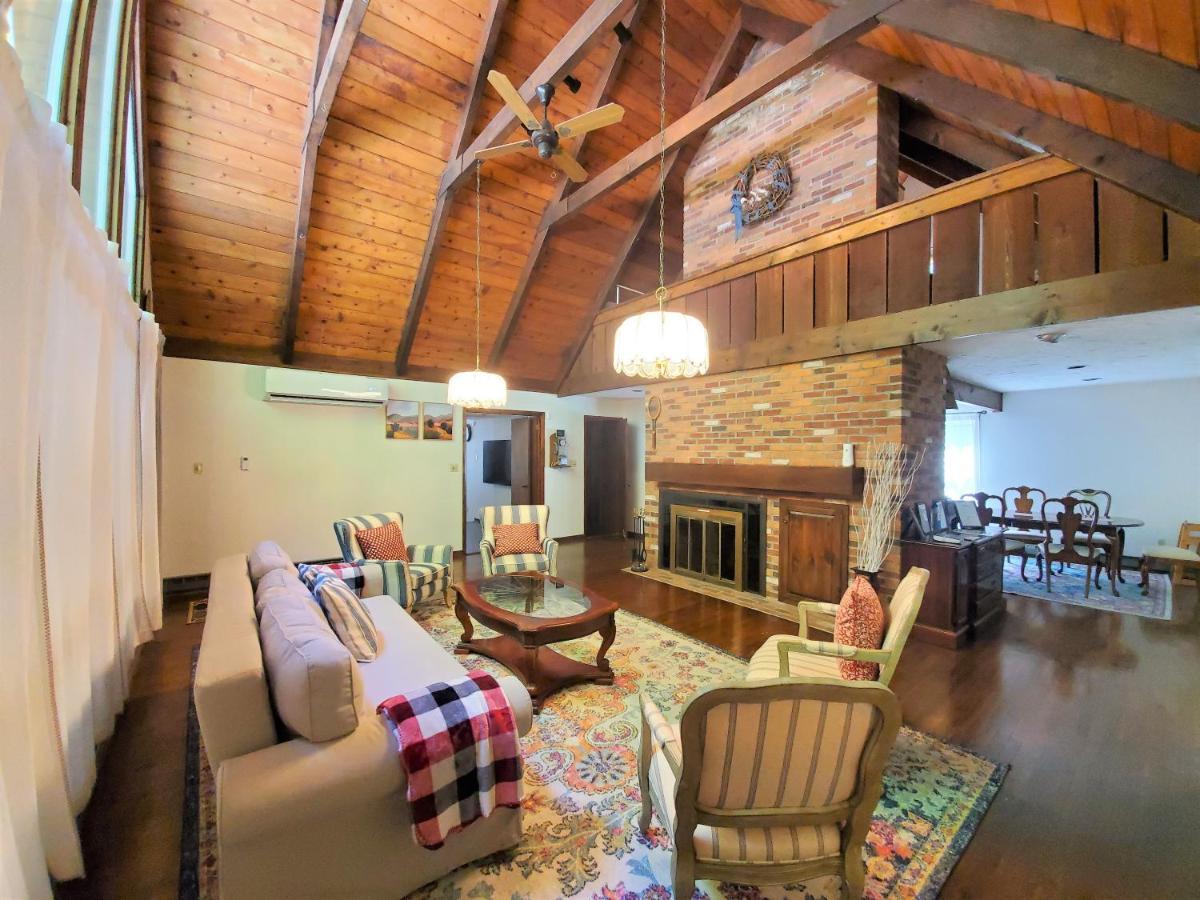Walk To Pool & Beach - Spacious Gateway, Hot Tub, Game Room Pocono Country Place Exterior photo