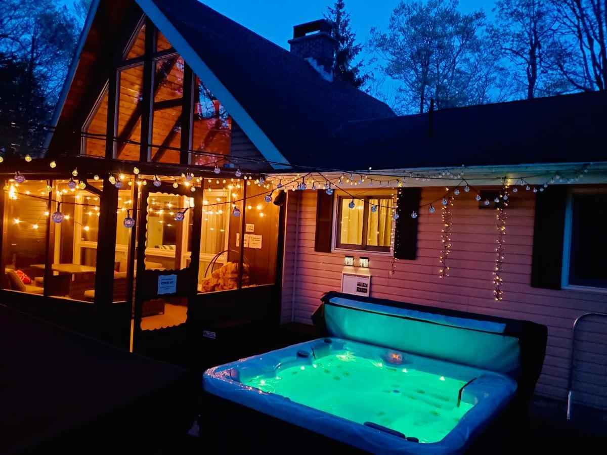 Walk To Pool & Beach - Spacious Gateway, Hot Tub, Game Room Pocono Country Place Exterior photo